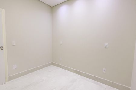Casa de condomínio para alugar com 196m², 3 quartos e 4 vagas