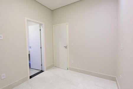 Casa de condomínio para alugar com 196m², 3 quartos e 4 vagas