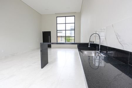 Casa de condomínio para alugar com 196m², 3 quartos e 4 vagas