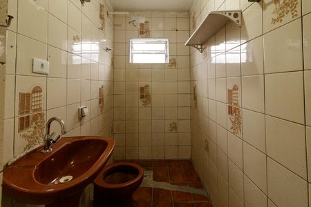 Banheiro de casa para alugar com 1 quarto, 35m² em Jardim Julieta, São Paulo