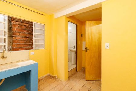 Cozinha e Área de Serviço de casa para alugar com 1 quarto, 35m² em Jardim Julieta, São Paulo