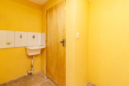 Casa para alugar com 35m², 1 quarto e sem vaga Casa para alugar com 35m², 1 quarto e sem vagaCozinha e Área de Serviço