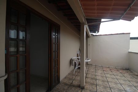 Casa de condomínio à venda com 80m², 3 quartos e 1 vagaTerraço - Varanda