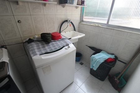Casa de condomínio à venda com 80m², 3 quartos e 1 vagaÁrea de serviço