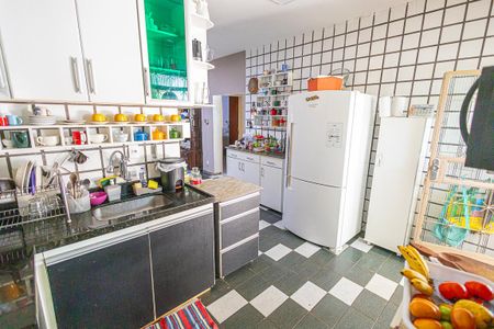 Casa para alugar com 544m², 7 quartos e 4 vagasCozinha