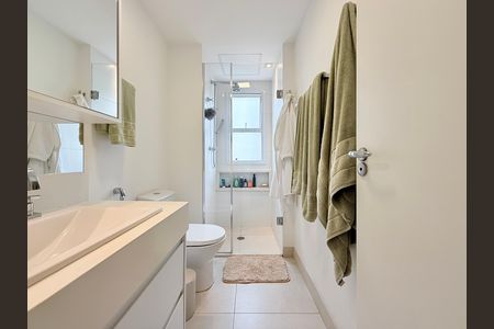 Apartamento à venda com 92m², 2 quartos e 2 vagas Apartamento à venda com 92m², 2 quartos e 2 vagasBanheiro Suíte 2