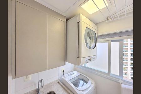 Apartamento à venda com 92m², 2 quartos e 2 vagas Apartamento à venda com 92m², 2 quartos e 2 vagasÁrea de Serviço