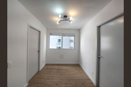 Sala de apartamento para alugar com 2 quartos, 34m² em Veleiros, São Paulo