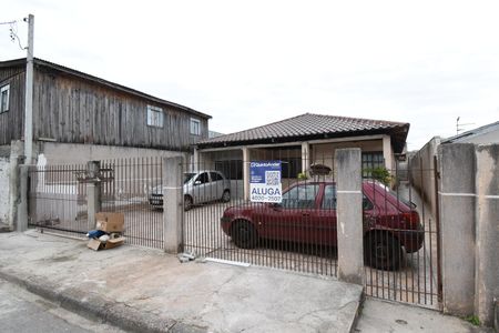 Fachada com placa de casa para alugar com 2 quartos, 80m² em Capão da Imbuia, Pinhais