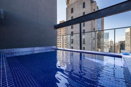 Studio para alugar com 27m², 1 quarto e sem vaga Studio para alugar com 27m², 1 quarto e sem vagaPiscina