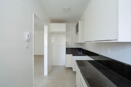Cozinha de apartamento à venda com 3 quartos, 85m² em Vila Paris, Belo Horizonte