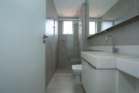 Banheiro social de apartamento à venda com 3 quartos, 85m² em Vila Paris, Belo Horizonte
