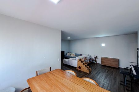 Apartamento à venda com 114m², 3 quartos e 1 vaga Apartamento à venda com 114m², 3 quartos e 1 vagaSala