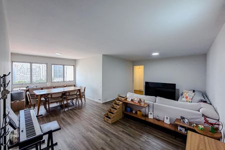 Apartamento à venda com 114m², 3 quartos e 1 vaga Apartamento à venda com 114m², 3 quartos e 1 vagaSala