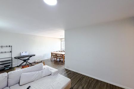 Apartamento à venda com 114m², 3 quartos e 1 vaga Apartamento à venda com 114m², 3 quartos e 1 vagaSala