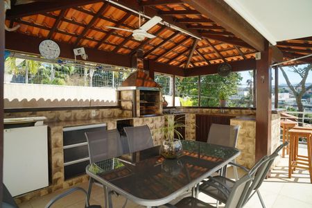 Casa de condomínio à venda com 450m², 4 quartos e 4 vagasÁrea gourmet