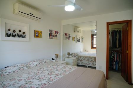 Casa de condomínio à venda com 450m², 4 quartos e 4 vagasSuíte