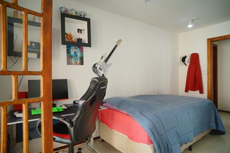 Casa de condomínio à venda com 450m², 4 quartos e 4 vagasSuíte 2