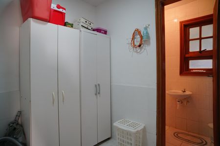 Casa de condomínio à venda com 450m², 4 quartos e 4 vagasÁrea de Serviço