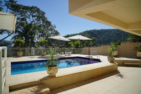 Casa de condomínio à venda com 450m², 4 quartos e 4 vagasPiscina