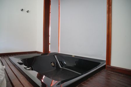 Casa de condomínio à venda com 450m², 4 quartos e 4 vagasSuíte 3