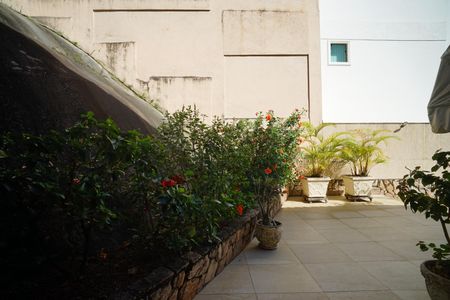 Casa de condomínio à venda com 450m², 4 quartos e 4 vagasÁrea externa