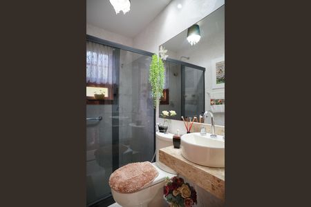 Casa de condomínio à venda com 450m², 4 quartos e 4 vagasBanheiro Social