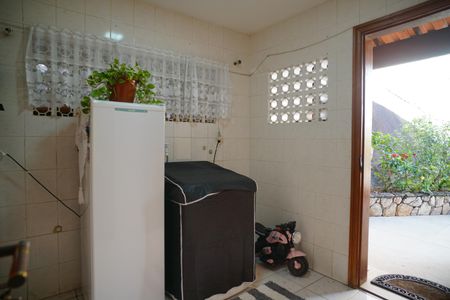 Casa de condomínio à venda com 450m², 4 quartos e 4 vagasÁrea de Serviço