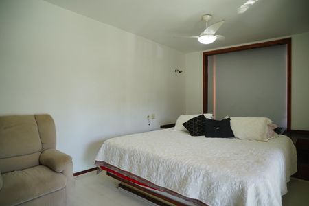 Casa de condomínio à venda com 450m², 4 quartos e 4 vagasSuíte 3