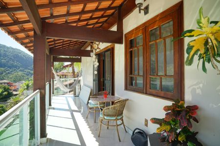 Casa de condomínio à venda com 450m², 4 quartos e 4 vagasVaranda da Suíte 3