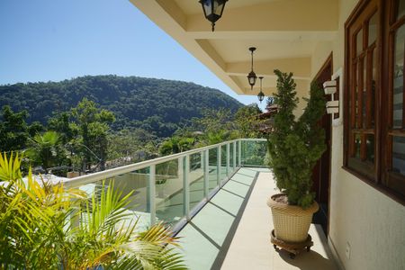 Casa de condomínio à venda com 450m², 4 quartos e 4 vagasVaranda da Sala