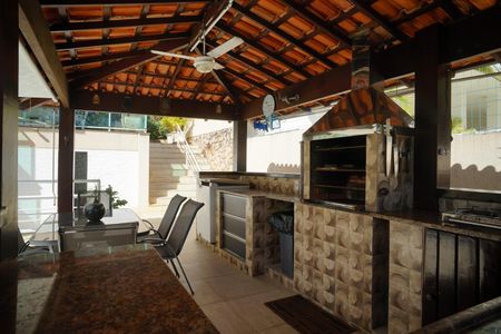 Casa de condomínio à venda com 450m², 4 quartos e 4 vagasÁrea gourmet