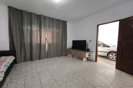 Casa para alugar com 180m², 3 quartos e 1 vaga Casa para alugar com 180m², 3 quartos e 1 vagaSala