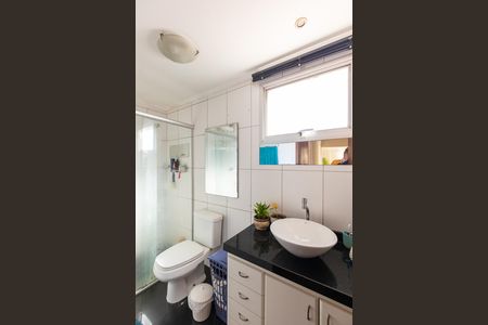 Banheiro de apartamento à venda com 2 quartos, 70m² em Vila Nova, Campinas