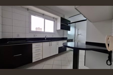 Apartamento para alugar com 72m², 2 quartos e 2 vagas Apartamento para alugar com 72m², 2 quartos e 2 vagasCozinha
