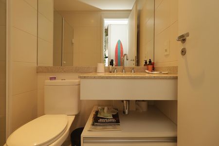 Apartamento à venda com 70m², 1 quarto e 2 vagasBanheiro Social