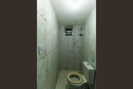 Banheiro de kitnet/studio para alugar com 1 quarto, 12m² em Quarta Parada, São Paulo