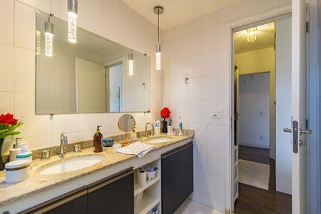 Apartamento à venda com 148m², 4 quartos e 2 vagas Apartamento à venda com 148m², 4 quartos e 2 vagasBanheiro - Suíte 2