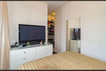 Apartamento à venda com 148m², 4 quartos e 2 vagas Apartamento à venda com 148m², 4 quartos e 2 vagasSuíte 2