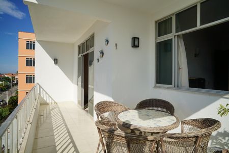 Apartamento para alugar com 109m², 2 quartos e 1 vaga Apartamento para alugar com 109m², 2 quartos e 1 vagaVaranda