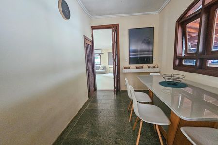 Casa de condomínio para alugar com 450m², 4 quartos e 2 vagas