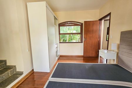 Casa de condomínio para alugar com 450m², 4 quartos e 2 vagas