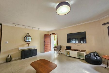 Casa de condomínio para alugar com 450m², 4 quartos e 2 vagas