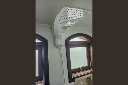 Casa de condomínio para alugar com 450m², 4 quartos e 2 vagas