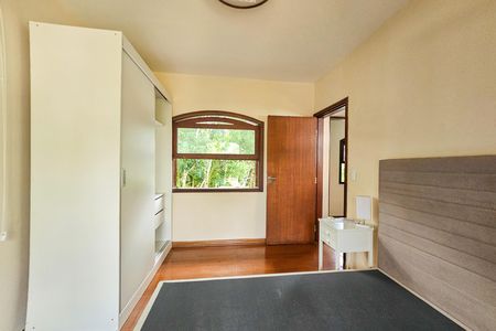 Casa de condomínio para alugar com 450m², 4 quartos e 2 vagas