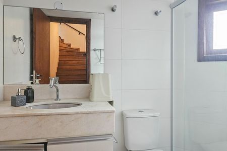 Casa de condomínio para alugar com 450m², 4 quartos e 2 vagas