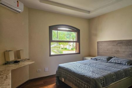 Casa de condomínio para alugar com 450m², 4 quartos e 2 vagas