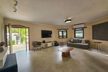 Casa de condomínio para alugar com 450m², 4 quartos e 2 vagas