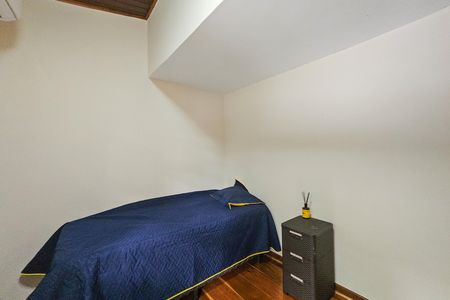 Casa de condomínio para alugar com 450m², 4 quartos e 2 vagas