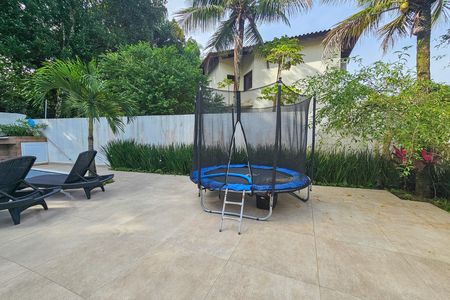 Casa de condomínio para alugar com 450m², 4 quartos e 2 vagas